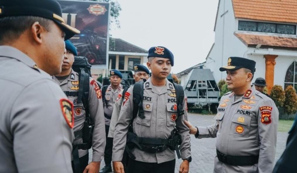 Jiwa Ragaku Demi Kemanusiaan: Kapolda Bali Lepas 100 Personel Brimob BKO ke Kalsel, Gempur Karhutla dan Kabut Asap