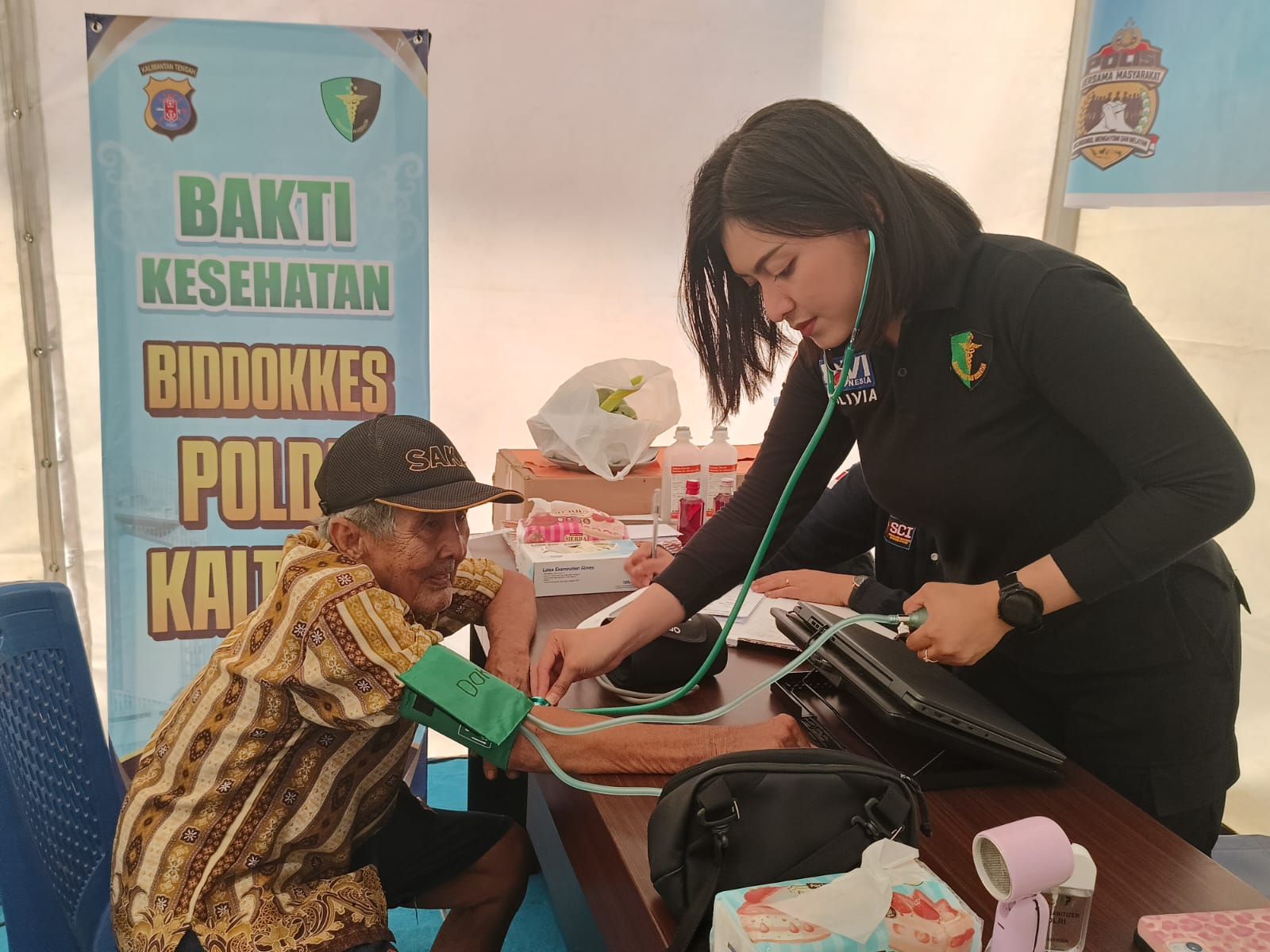Di Tengah Kabut Asap Karhutla, Polda Kalteng Bersama Pusdokkes Polri Hadirkan Layanan Rumah Oksigen 24 Jam Gratis Untuk Warga
